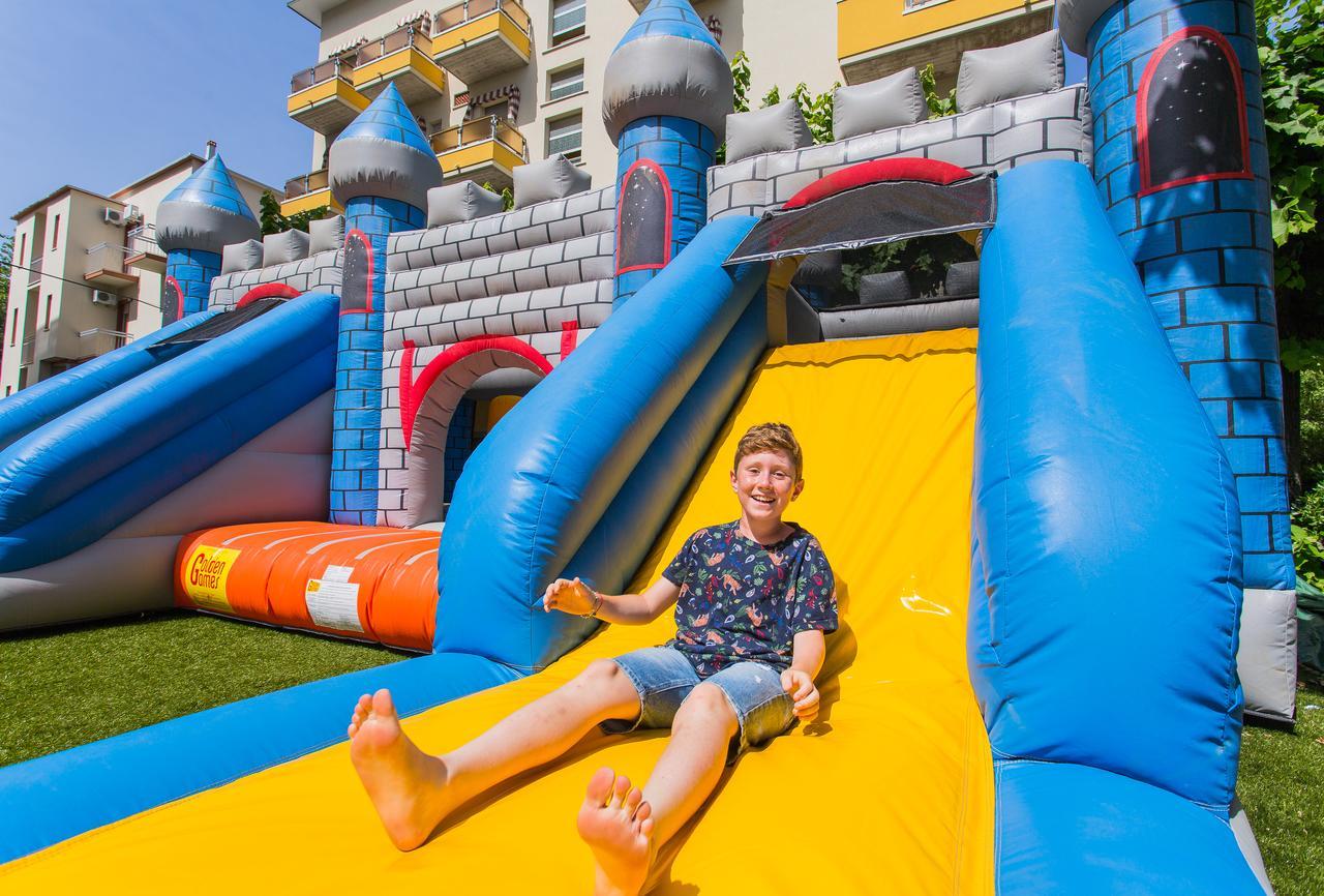 Hotel Ervill Rimini Dış mekan fotoğraf