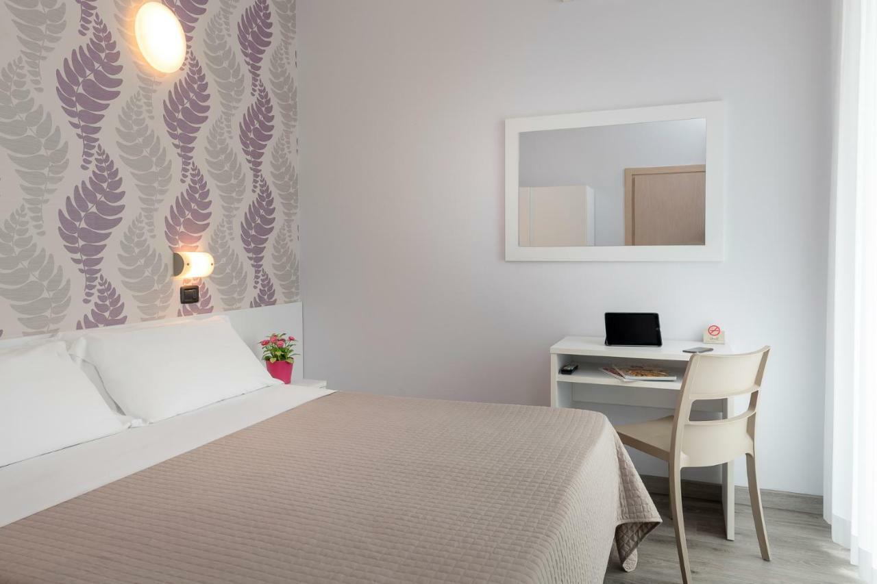 Hotel Ervill Rimini Dış mekan fotoğraf