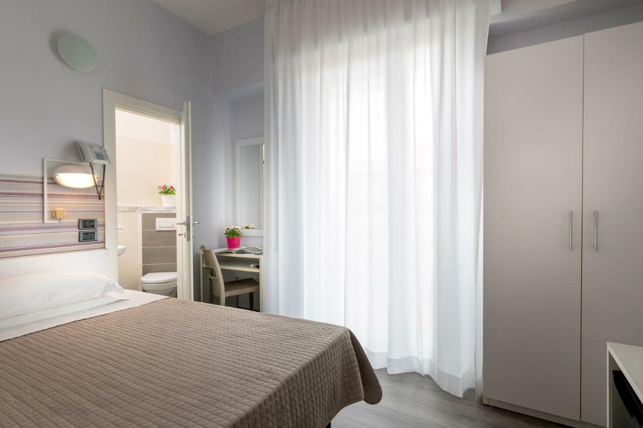 Hotel Ervill Rimini Dış mekan fotoğraf
